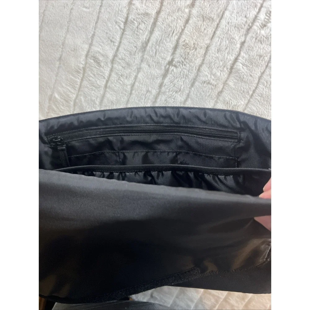 NEW GENUINE SPYDER BLACK‎ NYLON MESSENGER BAG SUPER NICE NWT